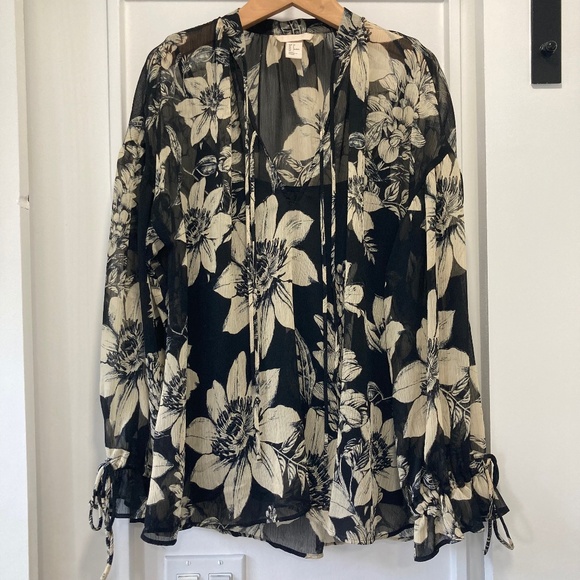 H&M Black & Ivory Floral Print Tie Flowy Blouse Top Size 4 - Picture 1 of 13